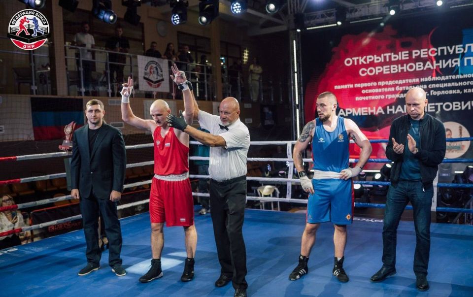 На Открытых республиканских соревнованиях по боксу «Памяти первого Председателя наблюдательного совета Федерации бокса ДНР, основателя батальона специального назначения «Арбат», Почетного гражданина г. Горловка, Кавалера... На Открытых республиканских соревнованиях по боксу «Памяти первого Председателя наблюдательного совета Федерации бокса ДНР, основателя батальона специального назначения «Арбат», Почетного гражданина г. Горловка, Кавалера...