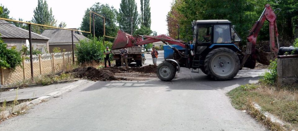 Аварийная бригада Республики Бурятия продолжает устранять неполадки в Старобешево Аварийная бригада Республики Бурятия продолжает устранять неполадки в Старобешево