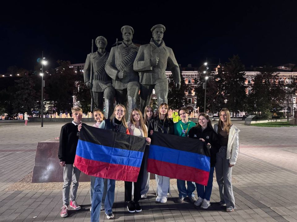 С 17 по 21 сентября студентка 2 курса кафедры менеджмента Дарья Садах стала участницей масштабного международного мероприятия — на слёте Всемирного фестиваля молодёжи С 17 по 21 сентября студентка 2 курса кафедры менеджмента Дарья Садах стала участницей масштабного международного мероприятия — на слёте Всемирного фестиваля молодёжи