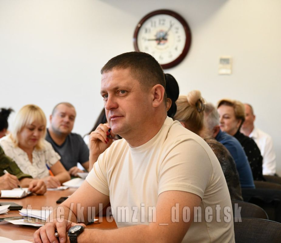 Алексей Кулемзин: Провёл аппаратное совещание с руководителями районов и структурных подразделений городской администрации Алексей Кулемзин: Провёл аппаратное совещание с руководителями районов и структурных подразделений городской администрации