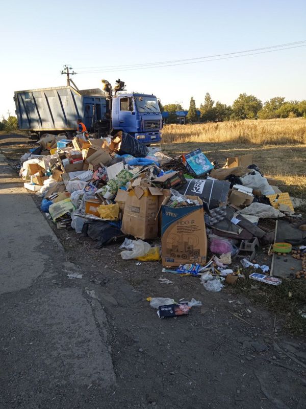 В Кировском провели работу по ликвидации очаговых навалов мусора вокруг контейнерных площадок В Кировском провели работу по ликвидации очаговых навалов мусора вокруг контейнерных площадок