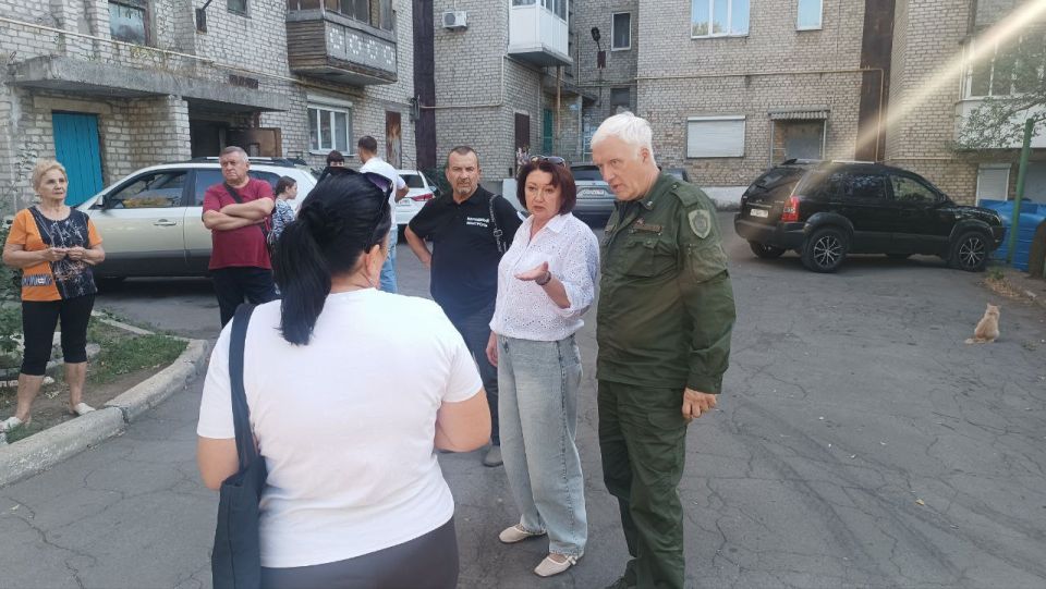 Сходы граждан и аппаратные совещания: Андрей Бедило работает на благо Тореза Сходы граждан и аппаратные совещания: Андрей Бедило работает на благо Тореза