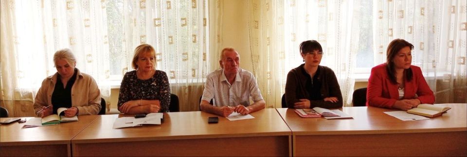 Наталья Бегуненко: Сегодня, 24 сентября, в Управе Петровского внутригородского района Администрации городского округа Донецк прошло еженедельное аппаратное совещание при участии социального координатора Филиала... Наталья Бегуненко: Сегодня, 24 сентября, в Управе Петровского внутригородского района Администрации городского округа Донецк прошло еженедельное аппаратное совещание при участии социального координатора Филиала...