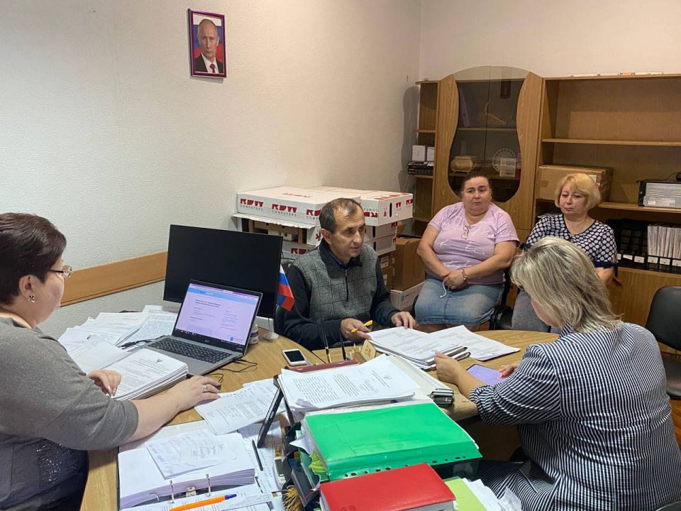 Татьяна Копылова: Сегодня, 24 сентября в Управлении труда и социальной защиты населения Администрации Ворошиловского района города Донецка состоялось заседание Межведомственной комиссии по предоставлению государственной... Татьяна Копылова: Сегодня, 24 сентября в Управлении труда и социальной защиты населения Администрации Ворошиловского района города Донецка состоялось заседание Межведомственной комиссии по предоставлению государственной...