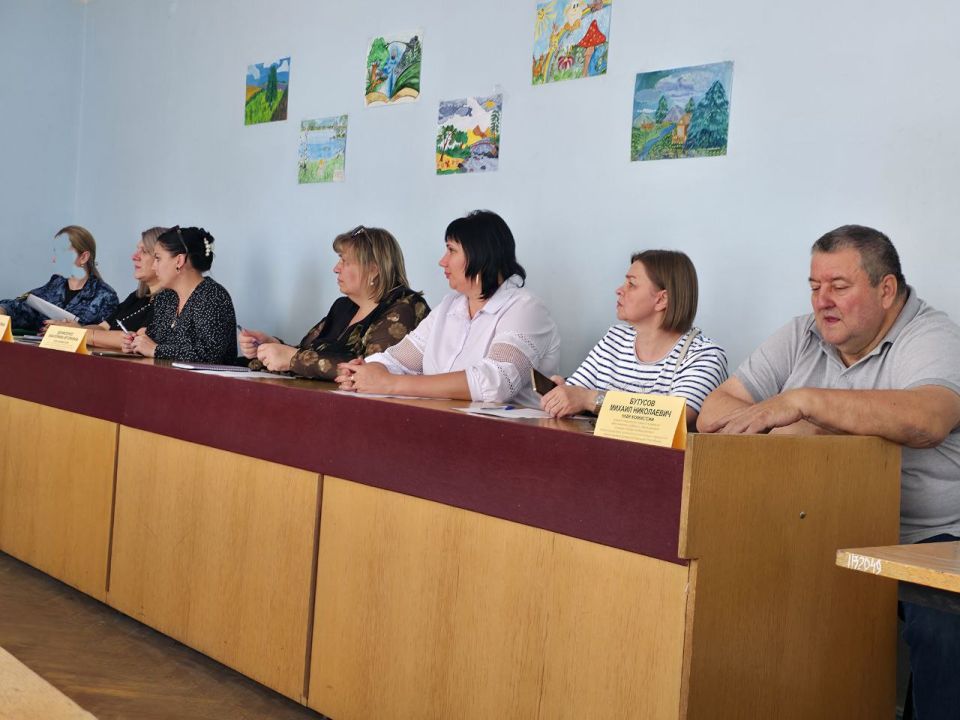 Иван Адамец: Сегодня состоялось заседание комиссии по делам несовершеннолетних и защите их прав при Управе Куйбышевского внутригородского района Администрации городского округа Донецк Иван Адамец: Сегодня состоялось заседание комиссии по делам несовершеннолетних и защите их прав при Управе Куйбышевского внутригородского района Администрации городского округа Донецк