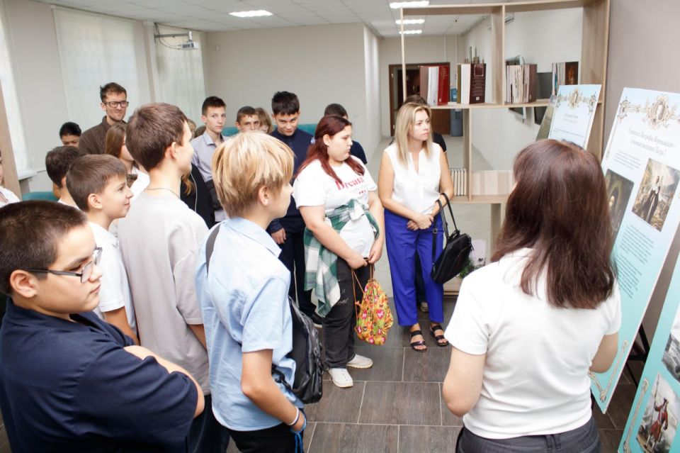 В Донецком республиканском краеведческом музее состоялось открытие планшетной выставки «Российский император Петр I в истории Донского края» В Донецком республиканском краеведческом музее состоялось открытие планшетной выставки «Российский император Петр I в истории Донского края»