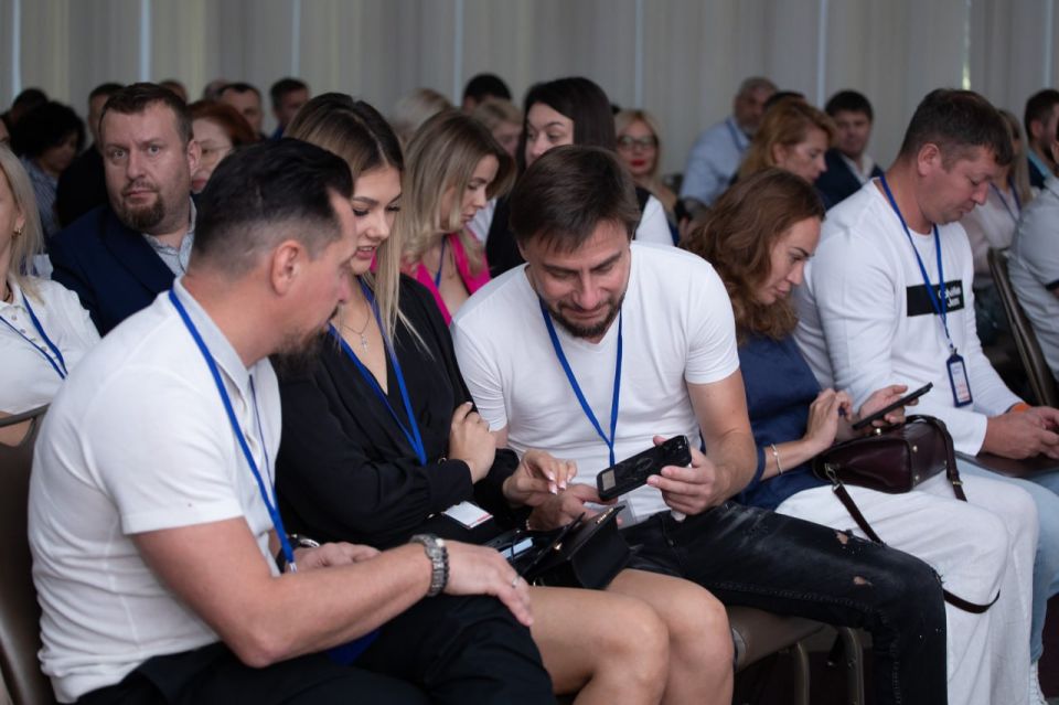 В Донецке открылся «Клуб Роста» — первая бизнес-платформа Новороссии В Донецке открылся «Клуб Роста» — первая бизнес-платформа Новороссии