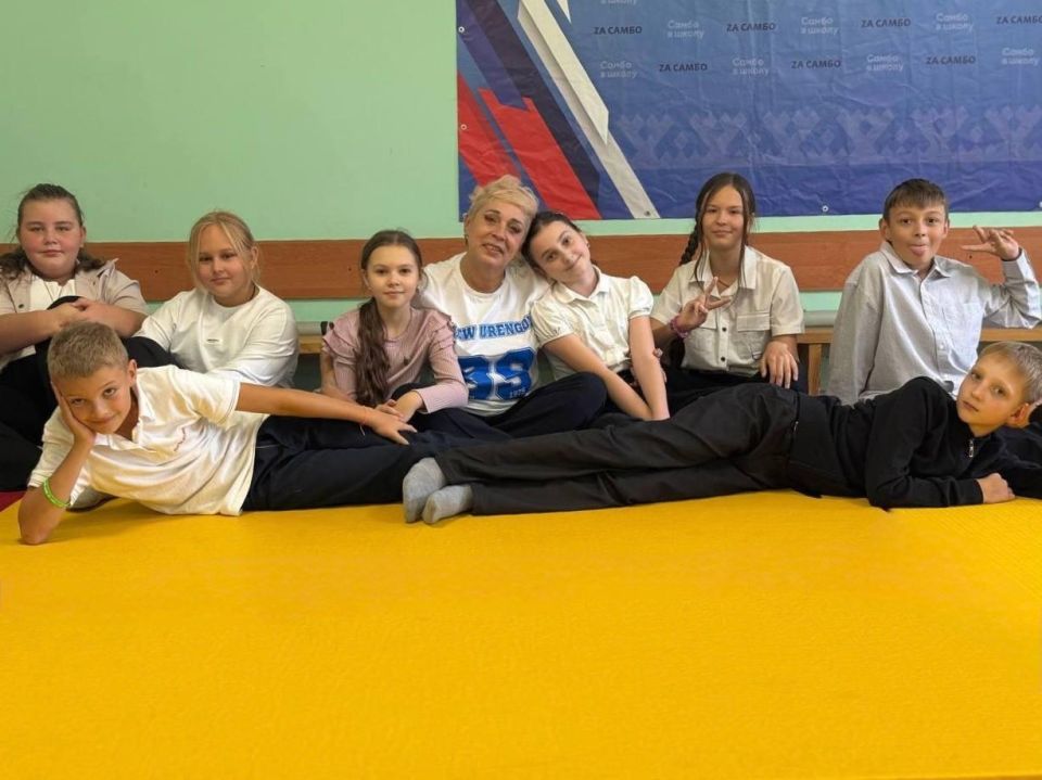Специалист новоуренгойской клубной системы провела серию мастер-классов по актерскому мастерству для ребят Волновахи Специалист новоуренгойской клубной системы провела серию мастер-классов по актерскому мастерству для ребят Волновахи