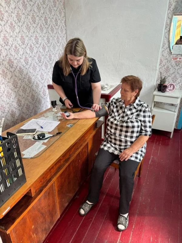 Ямальские врачи продолжают работать в больнице Волновахи Ямальские врачи продолжают работать в больнице Волновахи