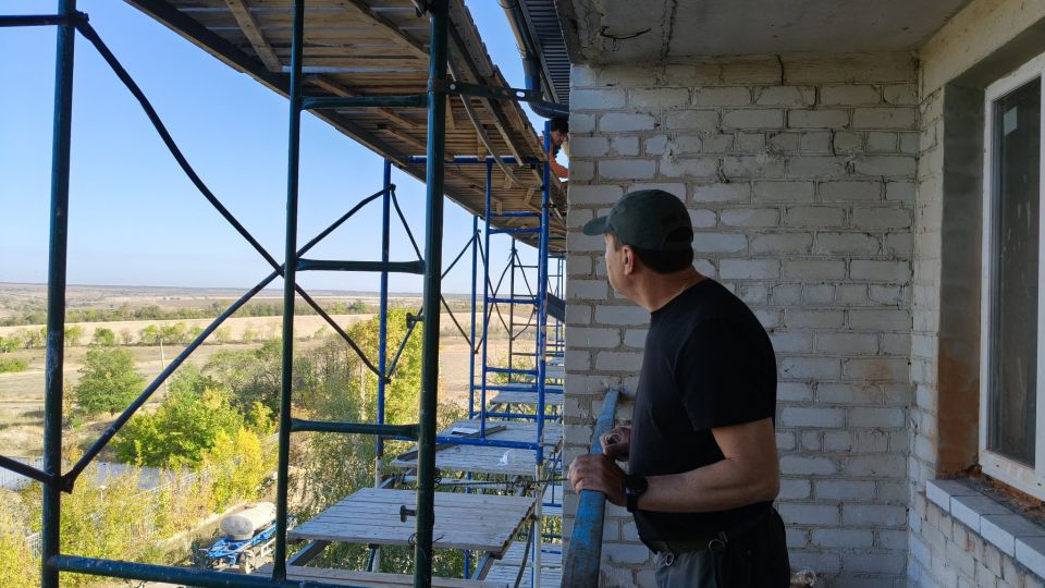 Константин Зинченко: Проверил ход восстановления общежития в пгт Донское Константин Зинченко: Проверил ход восстановления общежития в пгт Донское