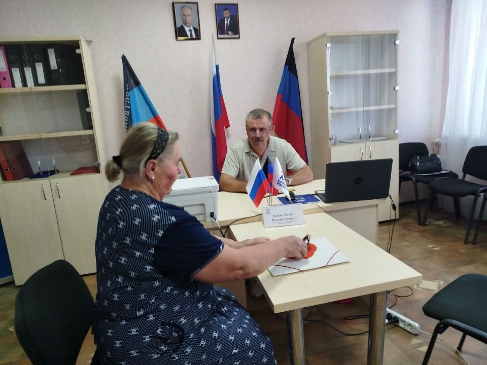 В Хлебодаровском отделении общественной приёмной партии «Единая Россия» провёл приём граждан депутат Волновахского муниципального совета Донецкой Народной Республики первого созыва Кокин Вадим Владиславович В Хлебодаровском отделении общественной приёмной партии «Единая Россия» провёл приём граждан депутат Волновахского муниципального совета Донецкой Народной Республики первого созыва Кокин Вадим Владиславович