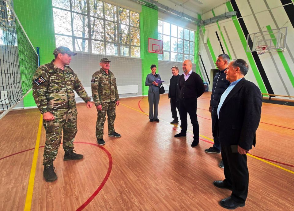 Сергей Желновач: Губернатор Хабаровского края Дмитрий Демешин провел рабочую поездку в Дебальцево Сергей Желновач: Губернатор Хабаровского края Дмитрий Демешин провел рабочую поездку в Дебальцево