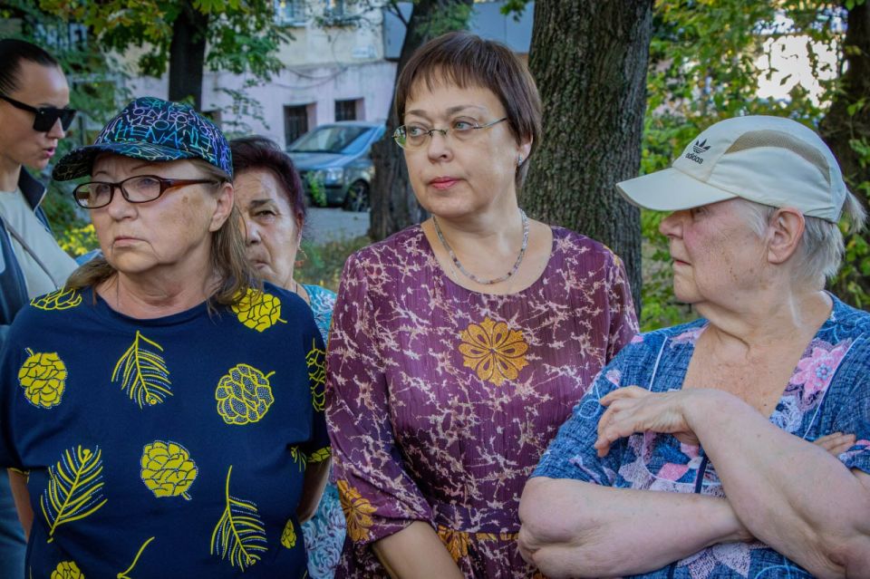 Алексей Дорофеев: Вчерашний вечер в Ленинском районе Донецка, на улице Кирова, был посвящен прямому диалогу с жителями Алексей Дорофеев: Вчерашний вечер в Ленинском районе Донецка, на улице Кирова, был посвящен прямому диалогу с жителями