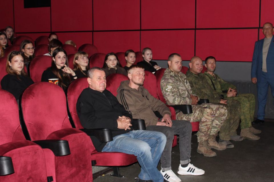 25 сентября студенты ДонГУ посетили премьерную презентацию документального фильма «Одна память на двоих», которая состоялась при поддержке Общественной палаты Донецкой Народной Республики в рамках VII Международного... 25 сентября студенты ДонГУ посетили премьерную презентацию документального фильма «Одна память на двоих», которая состоялась при поддержке Общественной палаты Донецкой Народной Республики в рамках VII Международного...