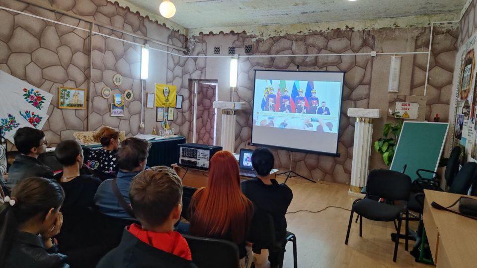 Николай Михайлов: В Старобешево прошла тематическая программа «Широка страна моя родная» Николай Михайлов: В Старобешево прошла тематическая программа «Широка страна моя родная»