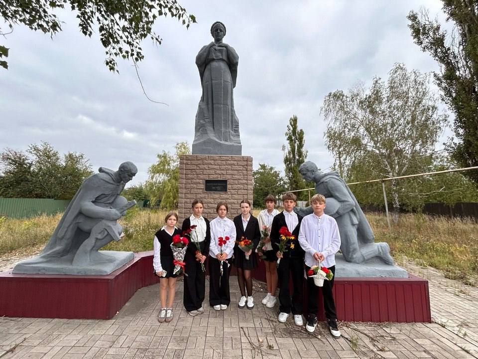 В ДНР в честь воссоединения с Россией проведут тематические уроки в школах В ДНР в честь воссоединения с Россией проведут тематические уроки в школах
