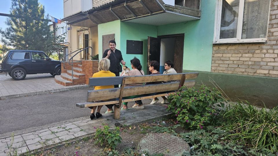 Встреча с жителями. 25 сентября состоялась встреча представителя Общественного совета Тельмановского муниципального округа с жителями посёлка Тельманово Встреча с жителями. 25 сентября состоялась встреча представителя Общественного совета Тельмановского муниципального округа с жителями посёлка Тельманово