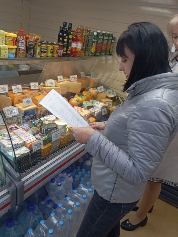 Рейд по объектам торговли. В целях осуществления проекта «Народный контроль» партии «Единая Россия», 25 сентября 2025 года был проведен рейд по торговым объектам городского округа Енакиево Донецкой Народной Республики, в... Рейд по объектам торговли. В целях осуществления проекта «Народный контроль» партии «Единая Россия», 25 сентября 2025 года был проведен рейд по торговым объектам городского округа Енакиево Донецкой Народной Республики, в...