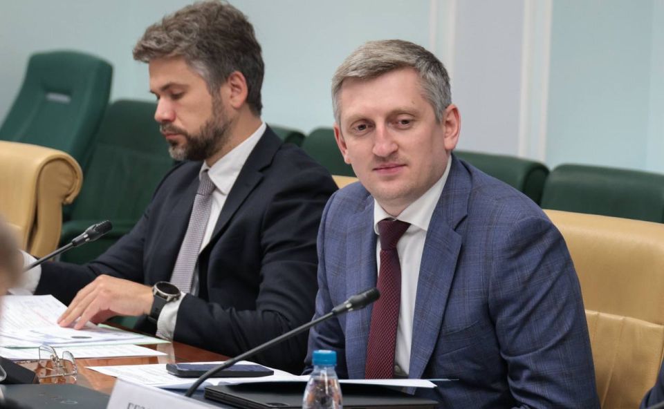 Обсудили проводимую работу по развитию пунктов пропуска на административной границе в Совете Федерации Обсудили проводимую работу по развитию пунктов пропуска на административной границе в Совете Федерации