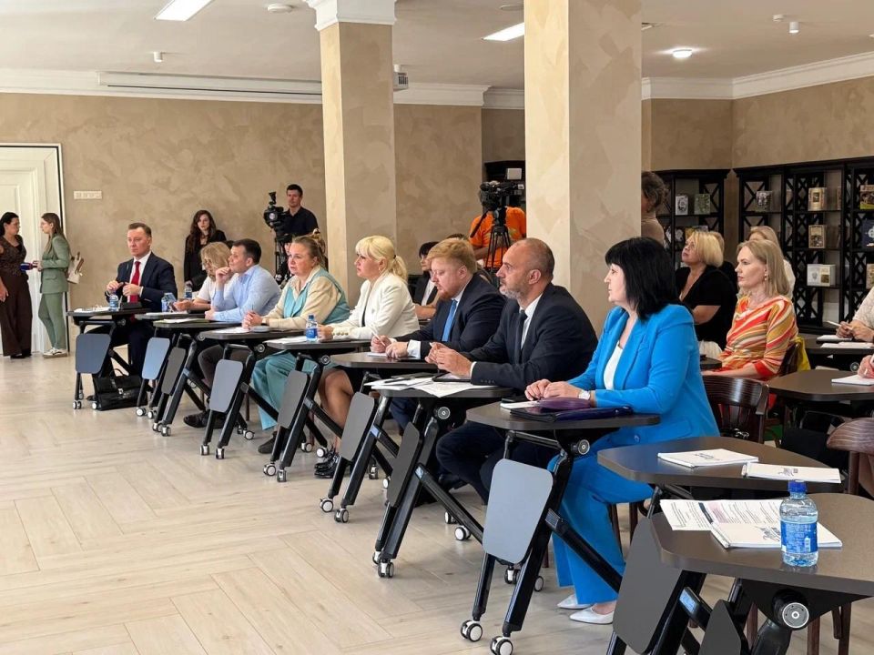 Рособрнадзор поддержал продление до 2027/28 учебного года переходного периода к ЕГЭ и ОГЭ для новых регионов Рособрнадзор поддержал продление до 2027/28 учебного года переходного периода к ЕГЭ и ОГЭ для новых регионов