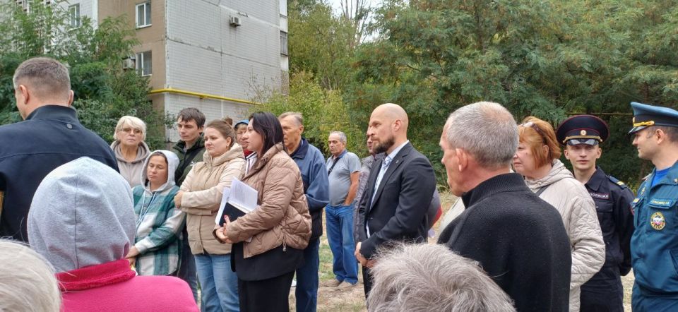 Валентин Левченко: Руководство города продолжает встречи с жителями Киевского района, для того чтобы из «первых уст» услышать о конкретных проблемах Валентин Левченко: Руководство города продолжает встречи с жителями Киевского района, для того чтобы из «первых уст» услышать о конкретных проблемах
