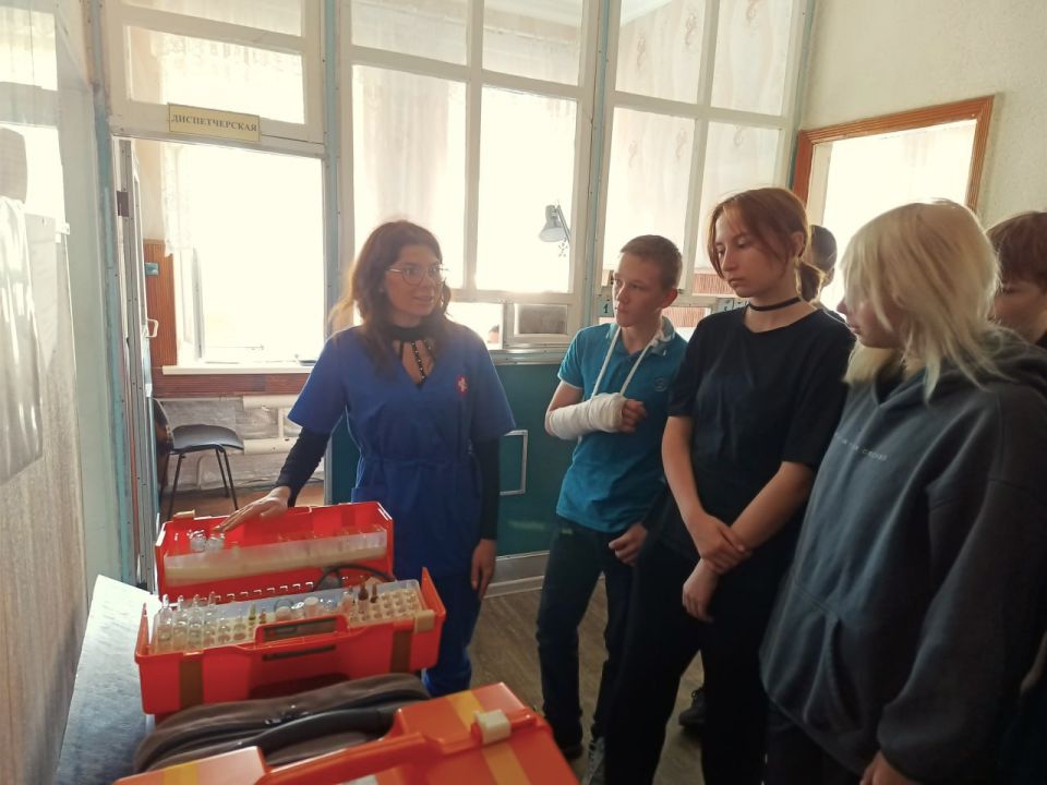 Путь медика. Экскурсия на Подстанцию скорой медицинской помощи г.Шахтерска Путь медика. Экскурсия на Подстанцию скорой медицинской помощи г.Шахтерска