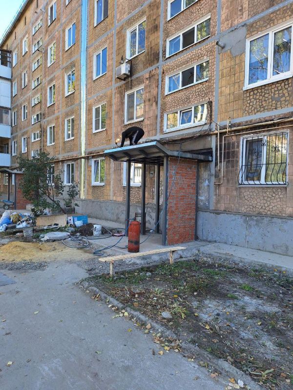 Неравнодушные жители Сосновского района Челябинской области передали 12 коробок с продуктами питания, сладостями, бытовой химией, пледами, полотенцами, шкатулками, одеждой и детскими брелоками для учащихся из школ № 1 и № 7... Неравнодушные жители Сосновского района Челябинской области передали 12 коробок с продуктами питания, сладостями, бытовой химией, пледами, полотенцами, шкатулками, одеждой и детскими брелоками для учащихся из школ № 1 и № 7...