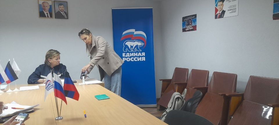 Роман Конев: ВСТРЕЧИ С НАСЕЛЕНИЕМ. 25 сентября 2025 года депутаты Горловского городского совета от фракции «Единая Россия» - Александр Бобровский, Светлана Евсеенко, Максим Лебедев, Николай Гальченко, Алексей Костин... Роман Конев: ВСТРЕЧИ С НАСЕЛЕНИЕМ. 25 сентября 2025 года депутаты Горловского городского совета от фракции «Единая Россия» - Александр Бобровский, Светлана Евсеенко, Максим Лебедев, Николай Гальченко, Алексей Костин...