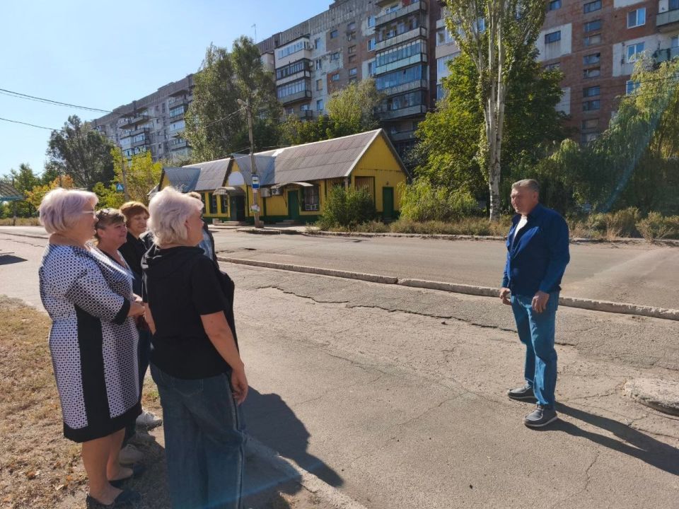 Роман Конев: ВСТРЕЧИ С НАСЕЛЕНИЕМ. 25 сентября 2025 года депутаты Горловского городского совета от фракции «Единая Россия» - Александр Бобровский, Светлана Евсеенко, Максим Лебедев, Николай Гальченко, Алексей Костин... Роман Конев: ВСТРЕЧИ С НАСЕЛЕНИЕМ. 25 сентября 2025 года депутаты Горловского городского совета от фракции «Единая Россия» - Александр Бобровский, Светлана Евсеенко, Максим Лебедев, Николай Гальченко, Алексей Костин...