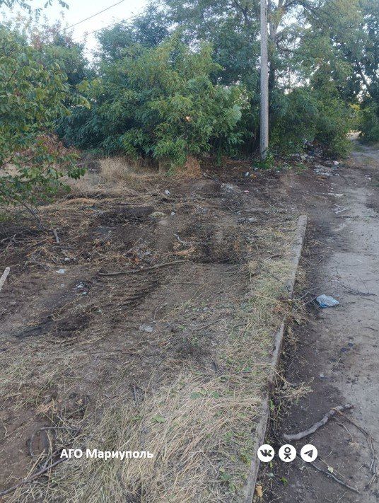 В Жовтневом районе Мариуполя коммунальщики ликвидировали три стихийные свалки В Жовтневом районе Мариуполя коммунальщики ликвидировали три стихийные свалки