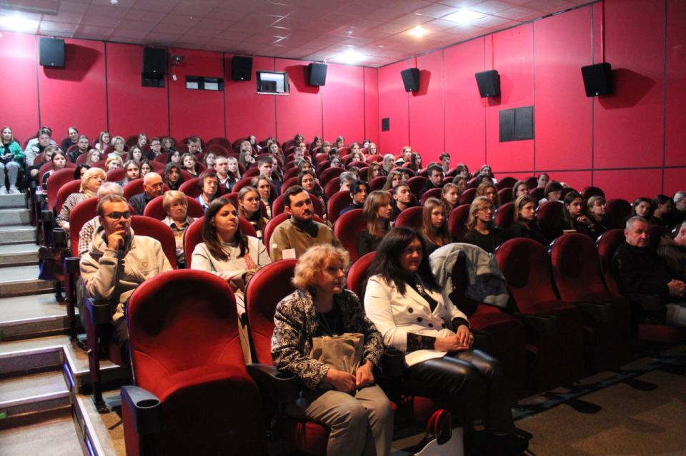 25 сентября студенты ДонГУ посетили премьерную презентацию документального фильма «Одна память на двоих», которая состоялась при поддержке Общественной палаты Донецкой Народной Республики в рамках VII Международного... 25 сентября студенты ДонГУ посетили премьерную презентацию документального фильма «Одна память на двоих», которая состоялась при поддержке Общественной палаты Донецкой Народной Республики в рамках VII Международного...