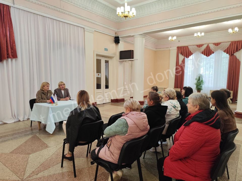 В Будённовском районе состоялась встреча с работниками ДК им. С.М. Кирова и жителями района В Будённовском районе состоялась встреча с работниками ДК им. С.М. Кирова и жителями района