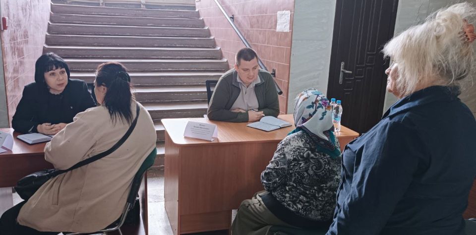 Наталья Великодная: Решаем вопросы жителей на месте! Наталья Великодная: Решаем вопросы жителей на месте!