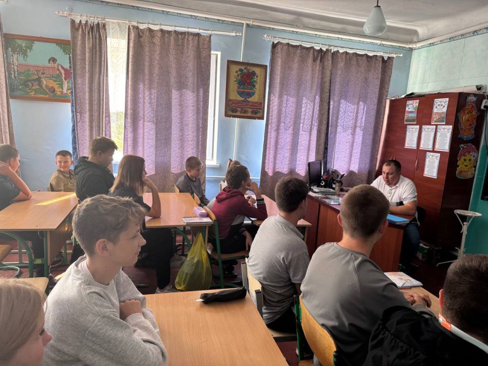 Денис Зубов: Диалог со старшеклассниками Денис Зубов: Диалог со старшеклассниками