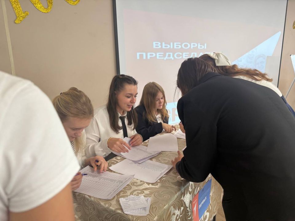 Выборы Первых в ГБОУ «Тельмановская гимназия Тельмановского м.о.» Выборы Первых в ГБОУ «Тельмановская гимназия Тельмановского м.о.»