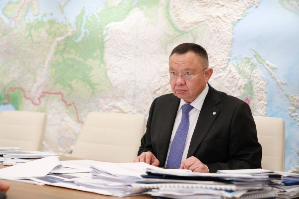 Глава Минстроя России Ирек Файзуллин провел рабочую встречу с Губернатором Магаданской области Сергеем Носовым и Главой ДНР Денисом Пушилиным Глава Минстроя России Ирек Файзуллин провел рабочую встречу с Губернатором Магаданской области Сергеем Носовым и Главой ДНР Денисом Пушилиным