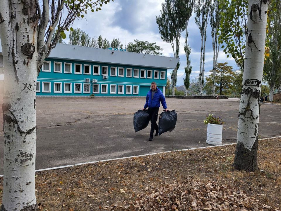 Железнодорожники приняли участие во Всероссийском экологическом субботнике «Зеленая Россия» Железнодорожники приняли участие во Всероссийском экологическом субботнике «Зеленая Россия»