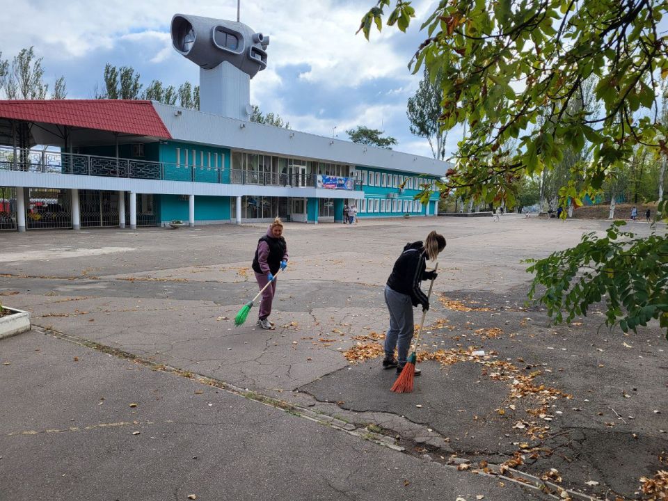 Железнодорожники приняли участие во Всероссийском экологическом субботнике «Зеленая Россия» Железнодорожники приняли участие во Всероссийском экологическом субботнике «Зеленая Россия»