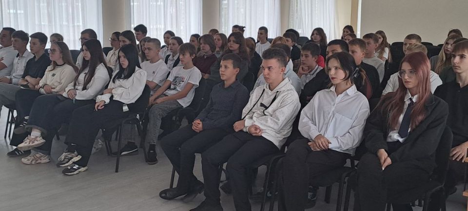 В ГБОУ "Светлодарский УВК" прошли выборы председателя первичной ячейки Движения Первых В ГБОУ "Светлодарский УВК" прошли выборы председателя первичной ячейки Движения Первых