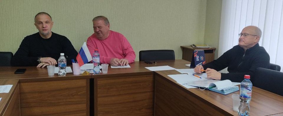 РАБОТА КОМИТЕТОВ. В рамках заседания постоянного комитета по вопросам местного самоуправления, регламента, кадров и депутатской этики согласованы и рекомендованы к утверждению изменения в положения административных комиссий... РАБОТА КОМИТЕТОВ. В рамках заседания постоянного комитета по вопросам местного самоуправления, регламента, кадров и депутатской этики согласованы и рекомендованы к утверждению изменения в положения административных комиссий...