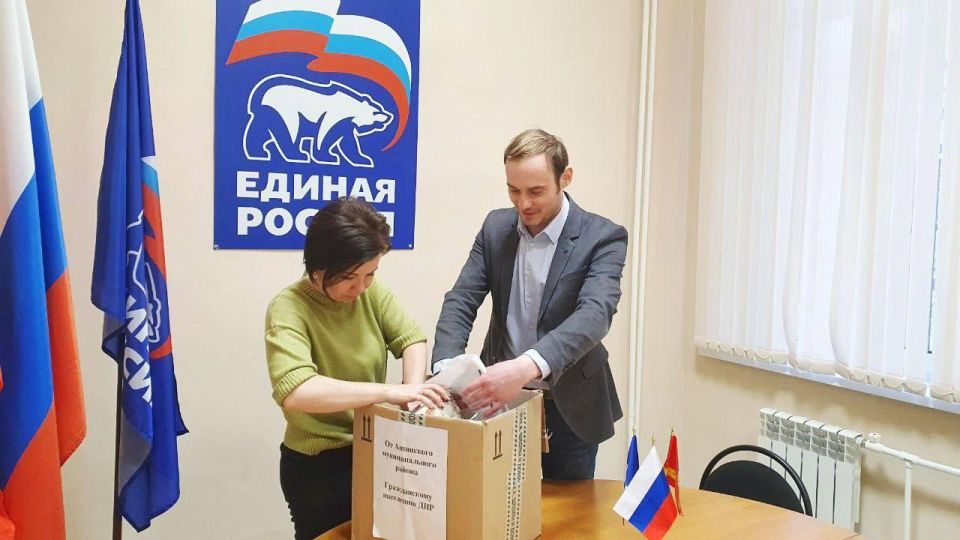Жители Копейска передали две коробки с влажными салфетками, а активисты Аргаяшского района собрали 3 коробки со средствами гигиены и бытовой химией Жители Копейска передали две коробки с влажными салфетками, а активисты Аргаяшского района собрали 3 коробки со средствами гигиены и бытовой химией