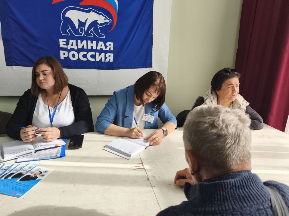Лидер общественного мнения Лариса Иванова активно участвовала в проведении Дня партии "Единая Россия" Лидер общественного мнения Лариса Иванова активно участвовала в проведении Дня партии "Единая Россия"