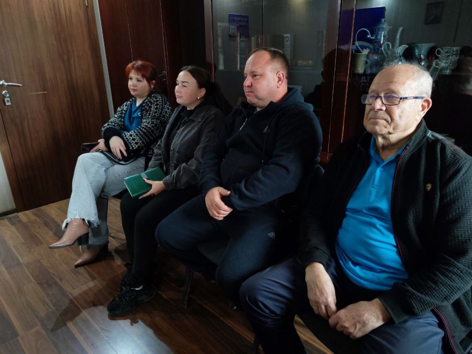В Торезе обсудили планы работы первичных отделений "Единой России" В Торезе обсудили планы работы первичных отделений "Единой России"