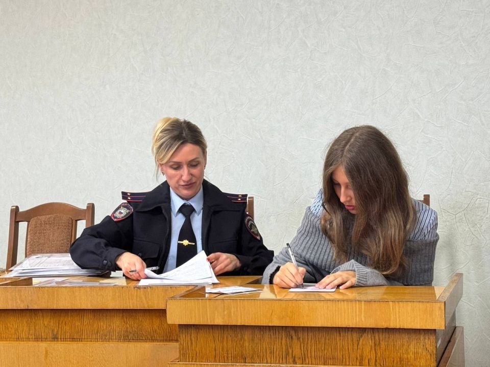 Елена Рязанцева: Юные жители Донбасса получили российские паспорта в преддверии исторической даты Елена Рязанцева: Юные жители Донбасса получили российские паспорта в преддверии исторической даты