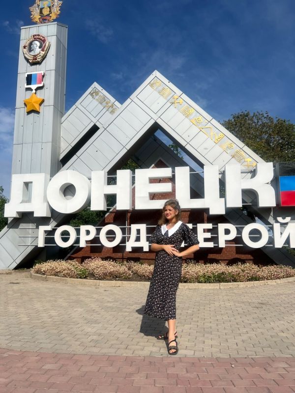 "Донбасс принял теплее, чем многие в сытых регионах": артистку из Карелии впечатлила поездка в ДНР "Донбасс принял теплее, чем многие в сытых регионах": артистку из Карелии впечатлила поездка в ДНР