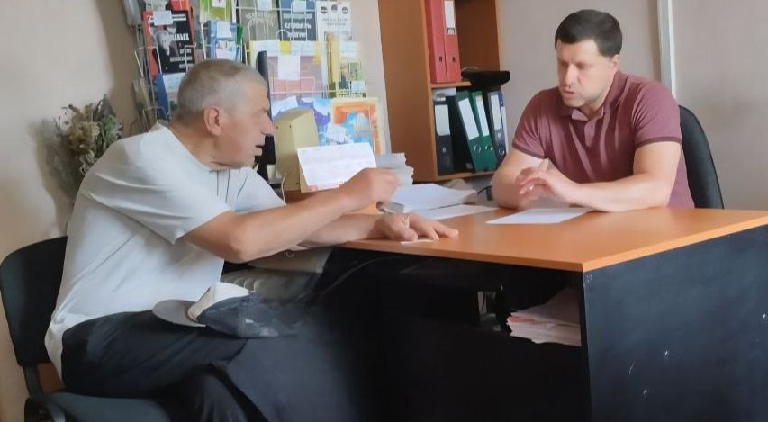 ПРИЁМ ГРАЖДАН. Депутаты Донецкого городского совета Евгений Куглер, Евгения Мажара, Эдуард Момот, Сергей Семичасный и Виктория Хощенко провели приём граждан ПРИЁМ ГРАЖДАН. Депутаты Донецкого городского совета Евгений Куглер, Евгения Мажара, Эдуард Момот, Сергей Семичасный и Виктория Хощенко провели приём граждан