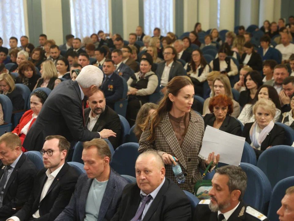 25 сентября в Москве стартовал Всероссийский форум гражданских инициатив сторонников «ЕДИНОЙ РОССИИ» с участием представителей НКО из Донецка 25 сентября в Москве стартовал Всероссийский форум гражданских инициатив сторонников «ЕДИНОЙ РОССИИ» с участием представителей НКО из Донецка