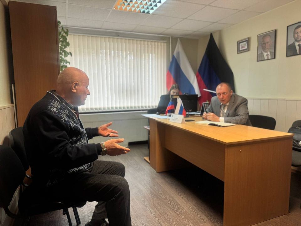 В Снежном прошел приём депутата Народного Совета ДНР В Снежном прошел приём депутата Народного Совета ДНР