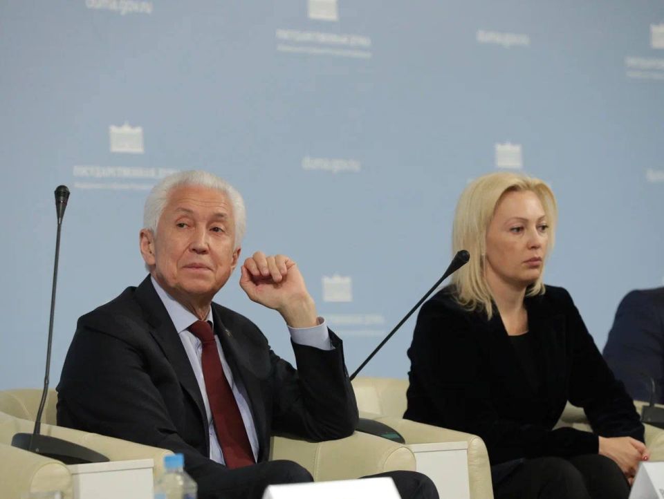 25 сентября в Москве стартовал Всероссийский форум гражданских инициатив сторонников «ЕДИНОЙ РОССИИ» с участием представителей НКО из Донецка 25 сентября в Москве стартовал Всероссийский форум гражданских инициатив сторонников «ЕДИНОЙ РОССИИ» с участием представителей НКО из Донецка