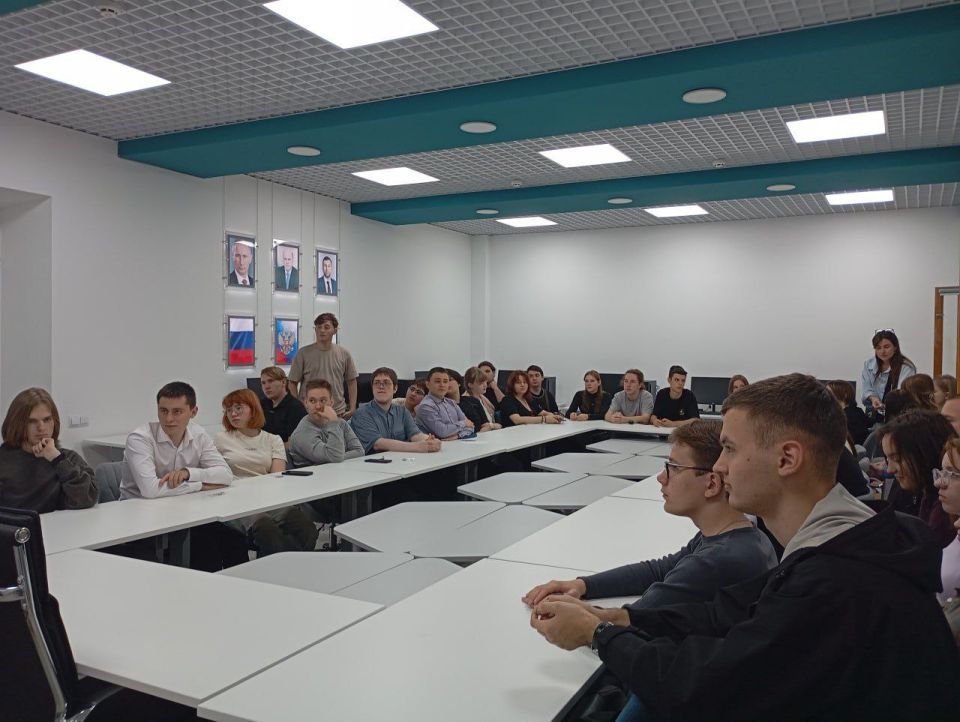 Исторический факультет Донецкого государственного университета стал одной из площадок II Просветительского десанта Российского военно-исторического общества Исторический факультет Донецкого государственного университета стал одной из площадок II Просветительского десанта Российского военно-исторического общества